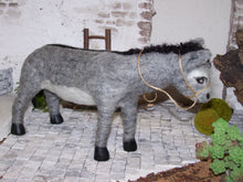 Lade das Bild in den Galerie-Viewer, Esel, gefilzt - Biblische Erzählfiguren