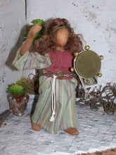 Lade das Bild in den Galerie-Viewer, Miriam tanzt - Biblische Erzählfiguren