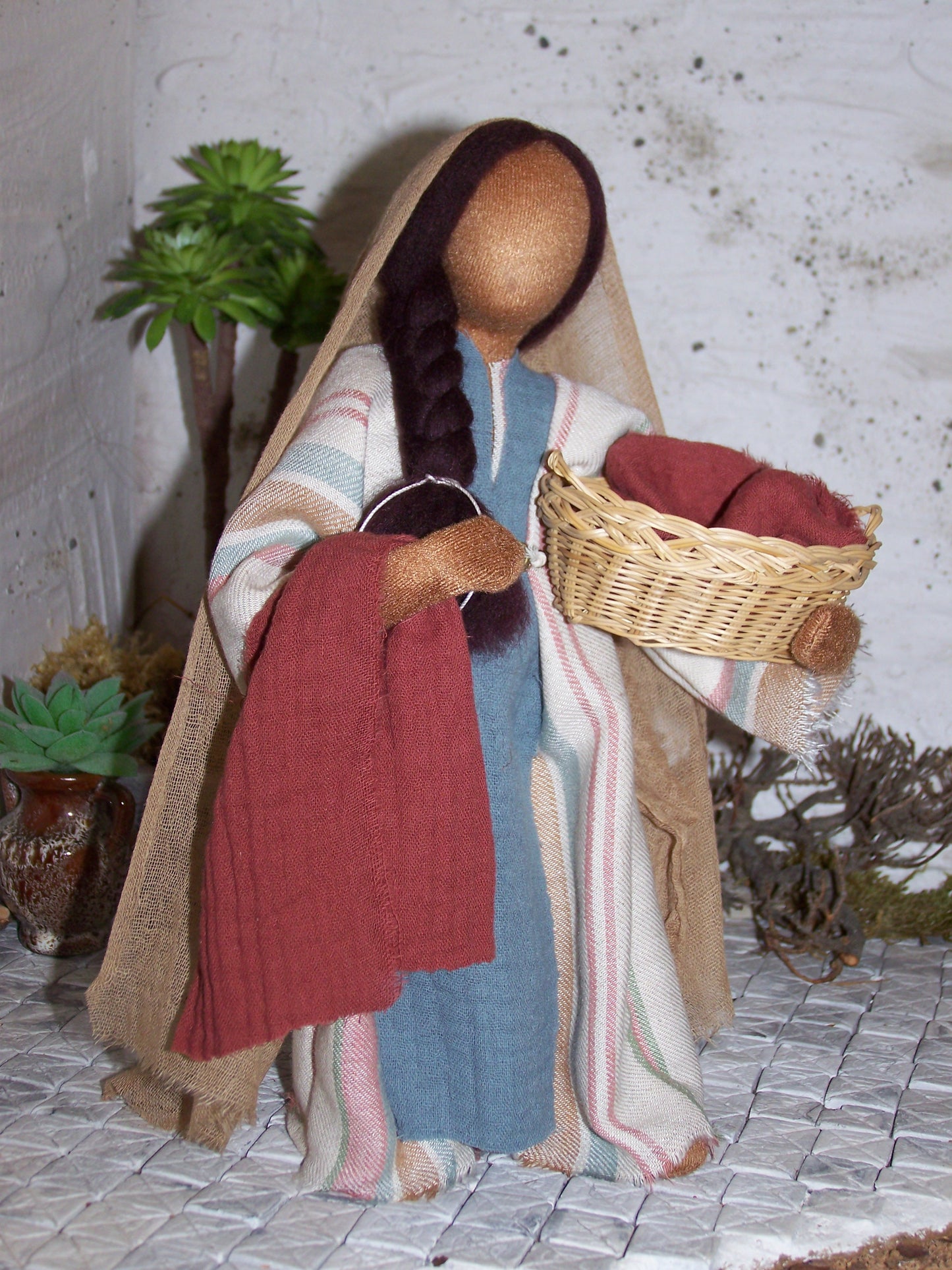 Maria mit dem Wäschekorb - Biblische Erzählfiguren