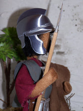 Lade das Bild in den Galerie-Viewer, St. Martin/Soldat 2 - Biblische Erzählfiguren