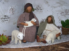 Lade das Bild in den Galerie-Viewer, Krippenset Hirten 5- Biblische Erzählfiguren