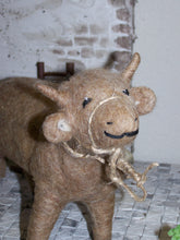 Lade das Bild in den Galerie-Viewer, Ochse, gefilzt - Biblische Erzählfiguren
