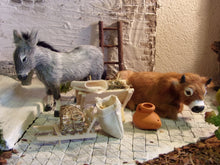 Lade das Bild in den Galerie-Viewer, Zubehörset "Im Krippenstall" - Biblische Erzählfiguren