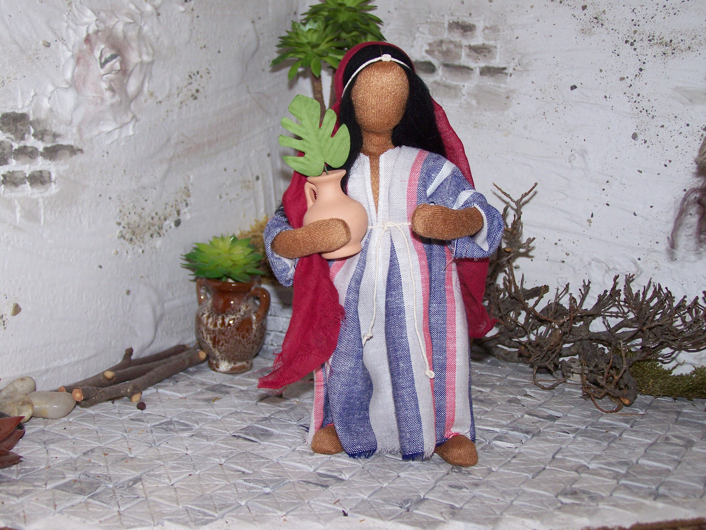 Mädchen mit Krug - Biblische Erzählfiguren