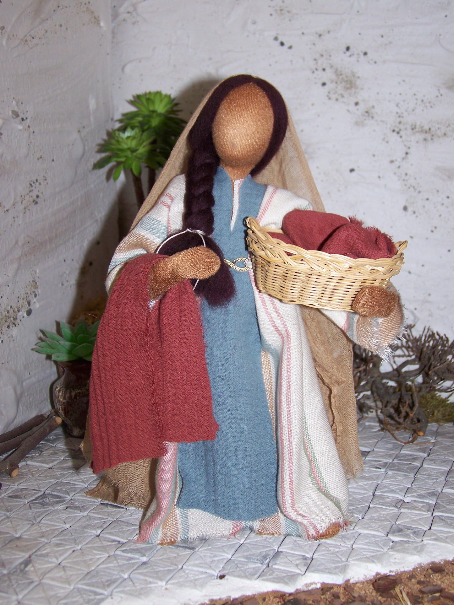 Maria mit dem Wäschekorb - Biblische Erzählfiguren