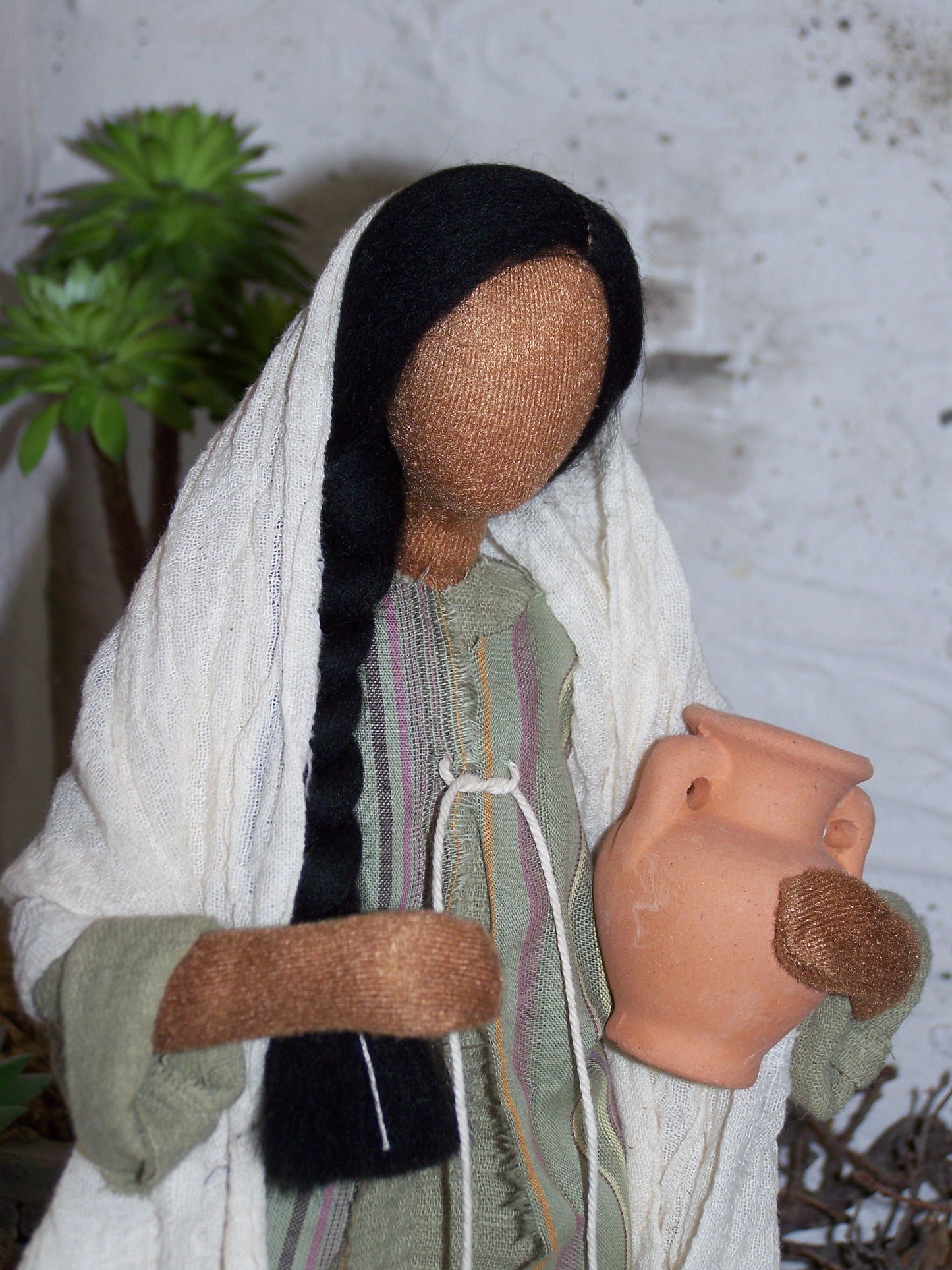 Junge Frau am Brunnen- Biblische Erzählfiguren