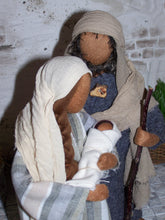 Lade das Bild in den Galerie-Viewer, Krippenset Heilige Familie 6- Biblische Erzählfiguren
