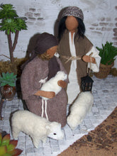 Lade das Bild in den Galerie-Viewer, Krippenset Hirten 3 - Biblische Erzählfiguren
