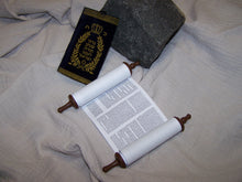 Lade das Bild in den Galerie-Viewer, Original Tora-Rolle - Biblische Erzählfiguren
