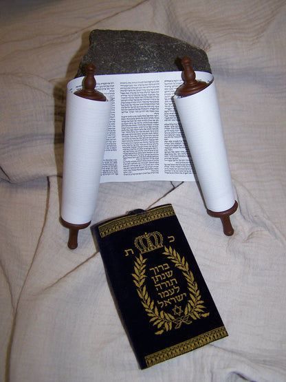Original Tora-Rolle - Biblische Erzählfiguren