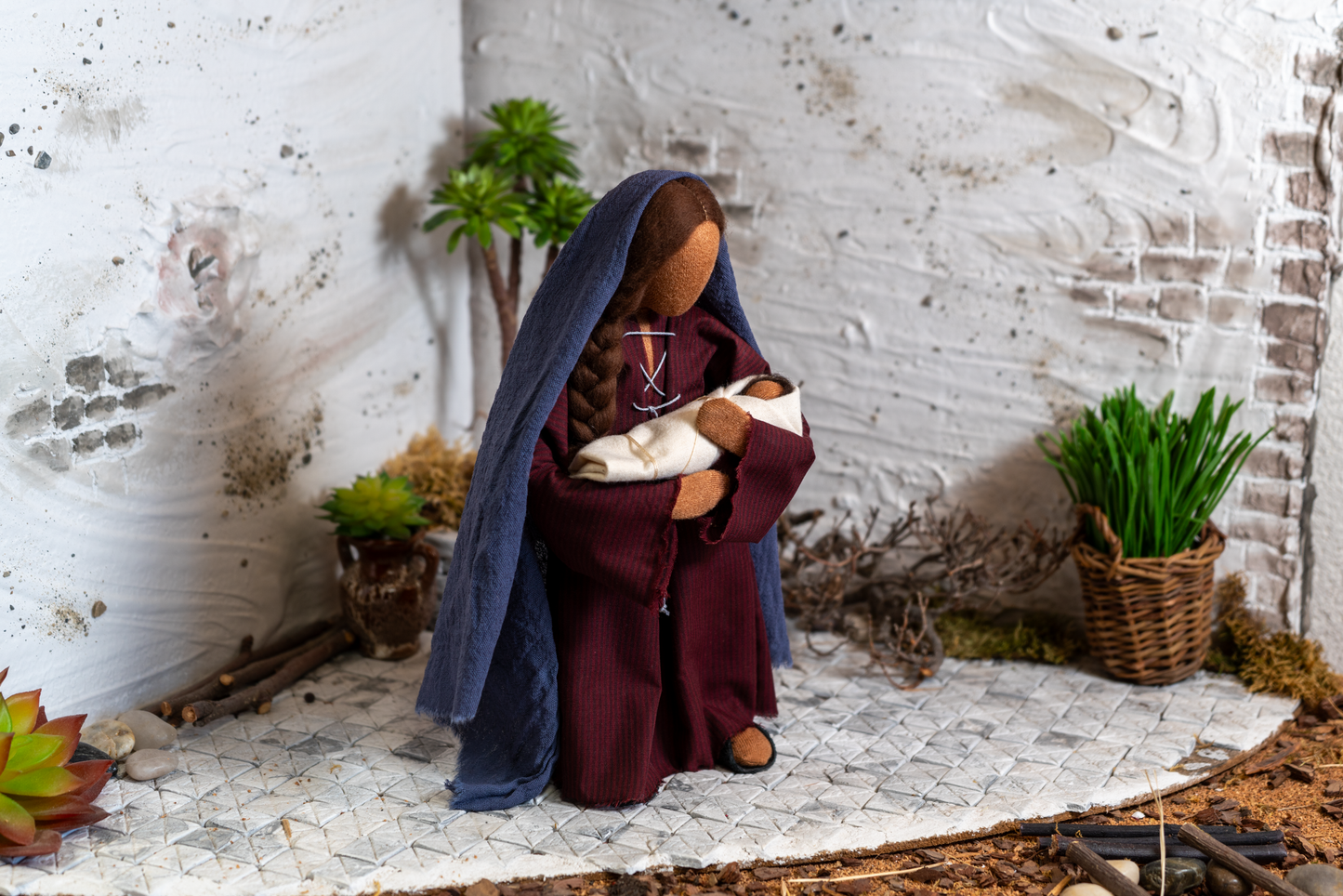 Maria mit Kind - Biblische Erzählfiguren