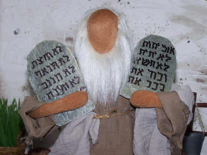 Mose mit den Gesetzestafeln - Biblische Erzählfiguren