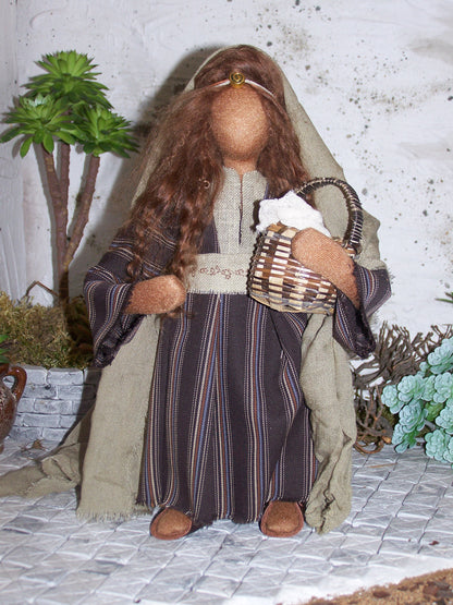 Maria Magdalena mit Korb - Biblische Erzählfiguren